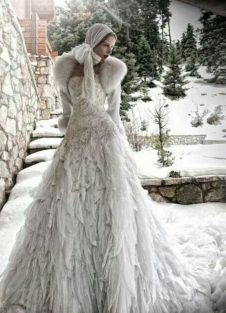 Winter wedding Couture Dior, Look Winter, Snow Princess, Amazing Wedding Dress, Winter Wedding Inspiration, Winter Wonderland Wedding, Winter Wedding Dress, Wonderland Wedding, Gorgeous Gowns