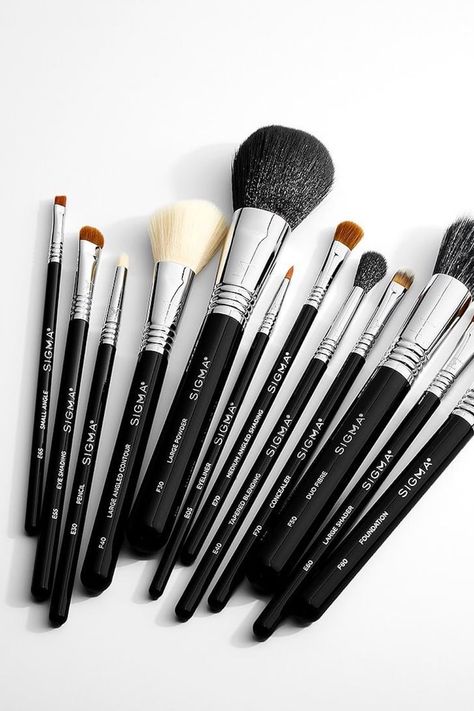 Best Sigma Makeup Brushes Japanese Makeup Products, Sigma Makeup, Sigma Makeup Brushes, Milani Baked Blush, Dream Youtube, Sigma Brushes, Buy Makeup, Beauty Youtubers, Makeup Accesories