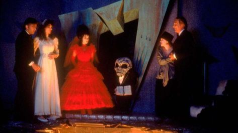 Wardrobe Secrets From Behind The Scenes Of Tim Burton Movies Scary Movies For Kids, Beetlejuice Wedding, The Fall Movie, Tim Burton Characters, Beetlejuice Movie, Beetlejuice Halloween, Geena Davis, Tim Burton Movie, Weddings By Color