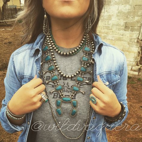 Navajo Pearls & Stormy Mountain Turquoise Squash Blossom. The Wild Vaquera's everyday go to jewelry. The Summer Cowgirl, Nfr Outfits, Collar Hippie, Turquoise Squash Blossom, Country Stuff, Navajo Pearls, Fall Fashions, Vegas Outfit, Turquoise Jewelry Native American