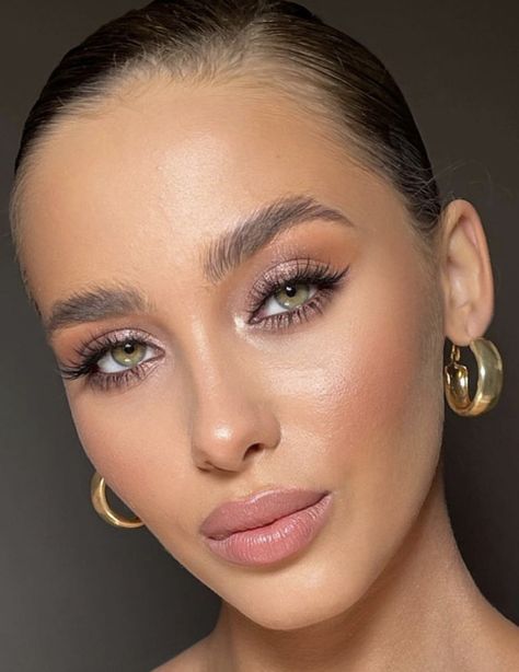 Makeup For Sage Green Outfit, Bronze Wedding Makeup Green Eyes, Event Makeup Green Eyes, Elegant Makeup Green Eyes, Pink Makeup For Green Eyes, Soft Glam Party Makeup, Bride Make Up Green Eyes, Fresh Faced Makeup, Evening Make Up Looks