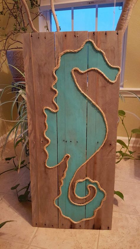 Beach Signs Diy, Nautical Decor Diy, Beach Signs Wooden, Beach Crafts Diy, Beach Themed Crafts, Homemade Signs, Shell Crafts Diy, Scrap Wood Projects, Diy Wood Projects Furniture