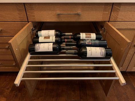 Pull Out Wine Rack, Wine Shelf, Woodworking Shows, Wine Shelves, Storage Systems, Wine Display, Woodworking Machinery, Closet Cabinets, Aluminum Extrusion