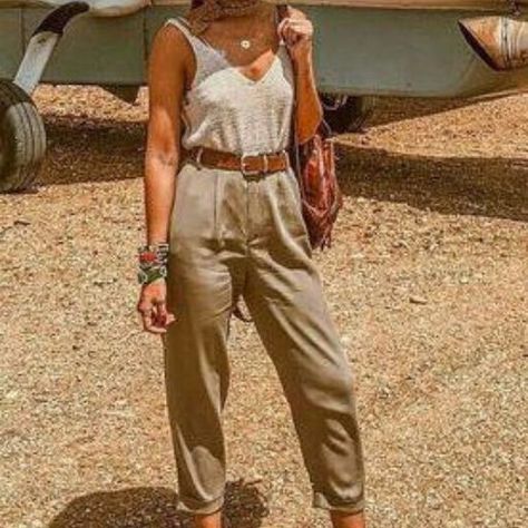 28 Safari Outfit Ideas 13 Safari Outfit Women, Africa Safari Clothes, Vacation Outfit Summer, Safari Outfit, Comfy Travel Outfit, Safari Outfits, Vacation Outfits Women, Safari Chic, Outfit Travel