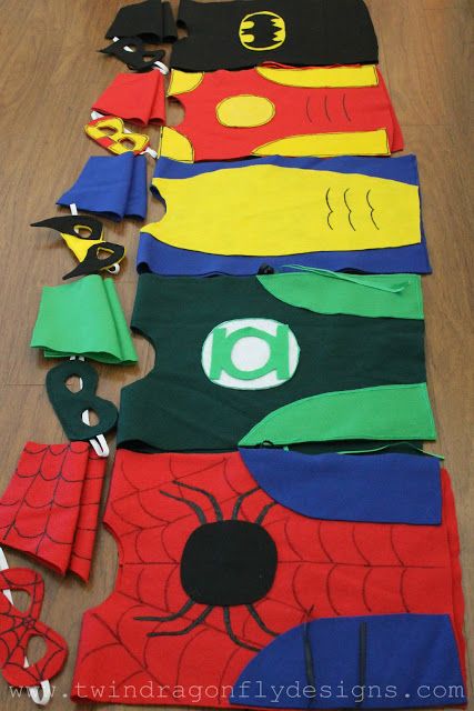 SUPER HERO COSTUMES Tutorial.  These would be so easy and fun to make for a boys birthday party! Diy Superhero Costume, Costumes Faciles, Costumes Kids, Costume Tutorial, Hallowen Costume, Handmade Costumes, Unique Costumes, Costura Diy, Costume Diy