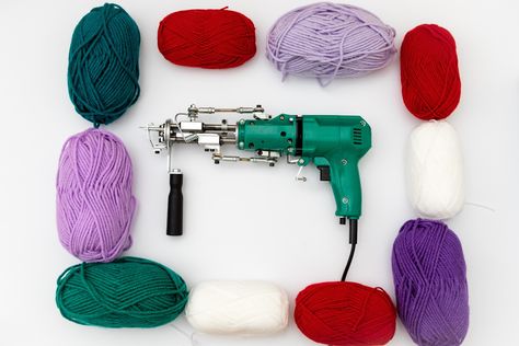 Tufting Diy, Home Embroidery Machine, Rug Tufting, Yarn Winder, Funky Rugs, Rug Yarn, Diy Art Projects, Punch Needle Embroidery, Diy Crafts Hacks