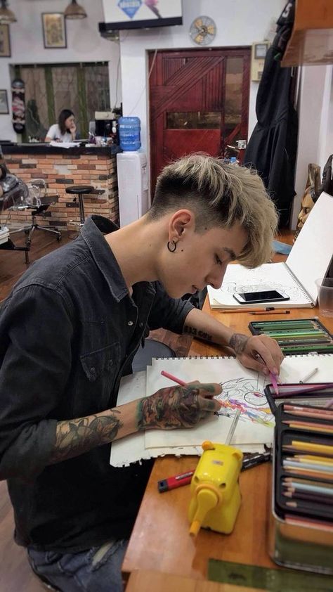 Androgynous Hair, Corte De Cabelo Masculino, Shaved Sides, Grunge Hair, Undercut, Art Project, Haircuts For Men, Hair Goals, New Hair