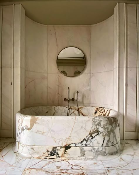 Not fireplace related, but a beautiful Calacatta Macchia Vecchia marble bath tub on a recent London townhouse project #bath #marble… | Instagram Arabescato Marble Bathroom, Marble Bath Tub, Moody Bathrooms, Marble Tub, Arabescato Marble, Marble Interior, Copper Wood, London Townhouse, Marble Bath