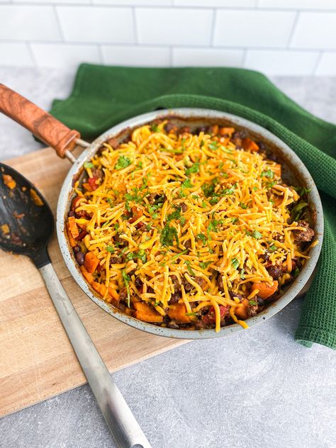 Mexican Sweet Potato Skillet – Emyogifit Mexican Sweet Potato, Sweet Potato Skillet Recipes, Protein Lunches, High Protein Recipes Dinner, Mexican Sweet Potatoes, Potato Skillet, 2023 Recipes, Sweet Potato Skillet, High Protein Dinner