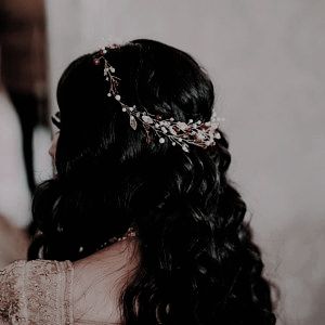 Royal Hairstyles, Black Hair Aesthetic, Royal Aesthetic, Girls With Black Hair, Peinados Recogidos, Princess Hairstyles, Princess Aesthetic, Long Black Hair, Fantasy Aesthetic