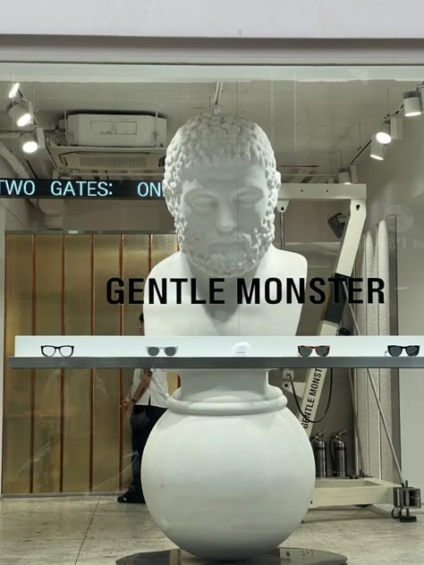 Gentle Monster Store Design, Gentle Monster Store, Gentle Monster Exhibition, Jentle Home Gentle Monster, Sunglasses Gentle Monster, Gentle Monster Earring Glasses, Gentle Monster Sunglasses, Greek Men, Sunglasses Store