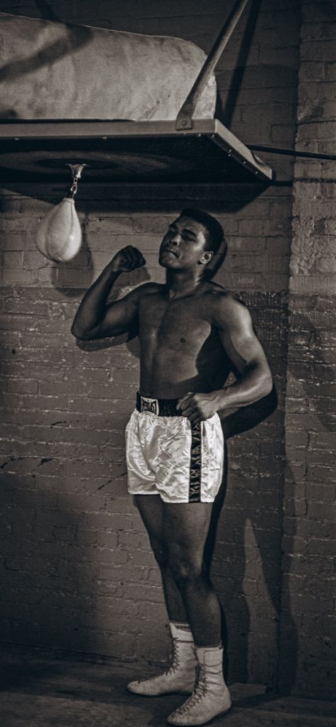 Muhammad Ali Wallpaper, Ali Wallpaper, Muhammad Ali Boxing, Sting Like A Bee, Float Like A Butterfly, Basketball Photography, Money Laundering, Muhammad Ali, Peaky Blinders