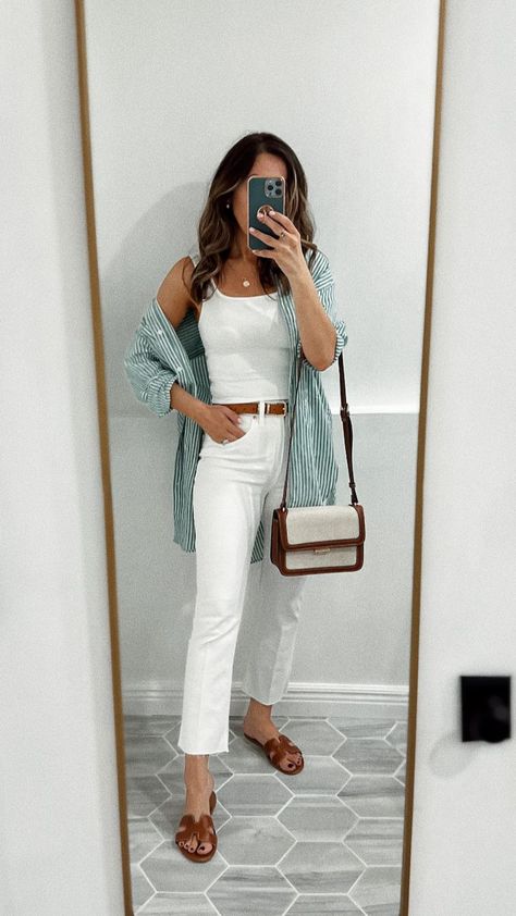 Neutral Summer Outfits, 2023 Aesthetic, Look Jean, 2024 Aesthetic, White Jeans Outfit, Europe Outfits, Paris Mode, Aesthetic Spring, Western Dress