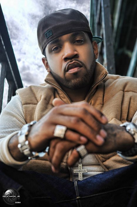 lloyd banks, mmmm Lloyd Banks, History Of Hip Hop, Man Candy, Dress Cuts, Bts Video, Rappers, Celebrity Crush, Banks, Photo Shoot