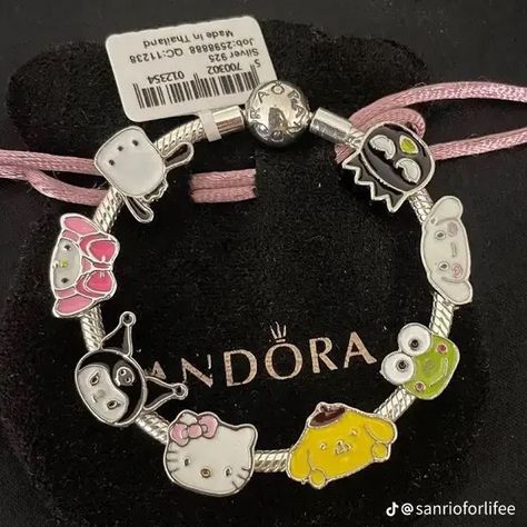 Pandora Bracelet Charms Ideas, Girly Bracelets, Pandora Bracelet Designs, Colorful Bead Bracelets, Hello Kitty Shoes, Dream Bracelet, Hello Kitty Jewelry, Pandora Jewelry Charms, Pretty Jewelry Necklaces