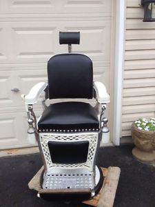 Paidar Barber Chair Antique Vintage from 1930s Emil J Paidar Chrome Tattoo, Barber Chair Vintage, Dining Room Chairs Ikea, Chicago Vintage, Comfortable Living Room Chairs, Dining Room Chair Cushions, Barber Chairs, Adirondack Chair Cushions, Vintage Barber