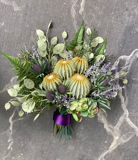 Cactus Bouquet Wedding, Rustic Wedding Purple, Purple Bouquet Wedding, Cactus Bouquet, Succulent Wedding Invitations, Succulent Bouquet Wedding, Joshua Tree Wedding, Cactus Wedding, Purple Succulents