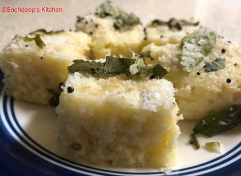 Recipe – Rice and Chana Dal Dhokla / Chawal Dal Dhokla Bread For Breakfast, Eating Cereal, Recipe Rice, Dhokla Recipe, Indian Appetizers, Chana Dal, Green Chili, Rice Recipes, 4 Ingredients