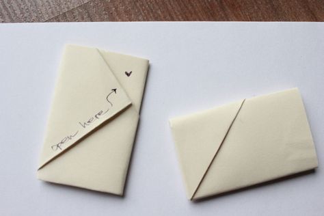 Letter folding technique (by creating_impossible_gardens, via Flickr) Origami Letter, Letter Folding, Folding Techniques, Origami Wedding, Origami Envelope, Envelope Lettering, Origami Paper Art, Art Origami, Useful Origami