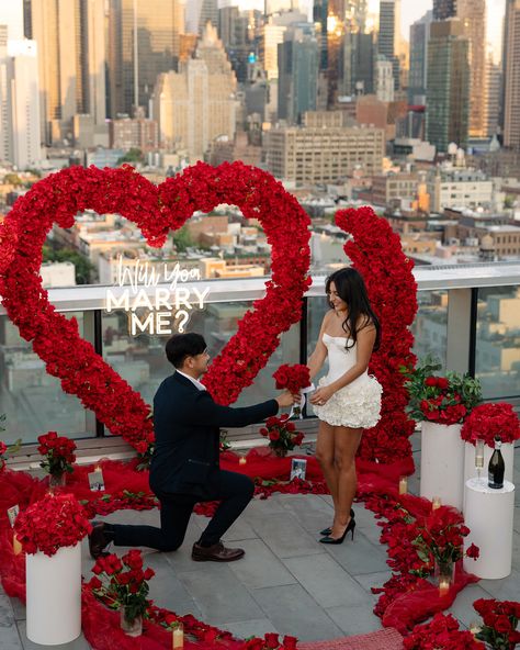 Proposals with New York City view are now one of my favorite things 💍🍸 #justengaged #engaged #proposalphotography #nycproposal #nycproposalphotographer #nycengagement #nycbride New York City Proposal, Proposal Set Up, New York City View, Proposal Photography, Just Engaged, My Favorite Things, City View, Engagement Photo, Engagement Photos