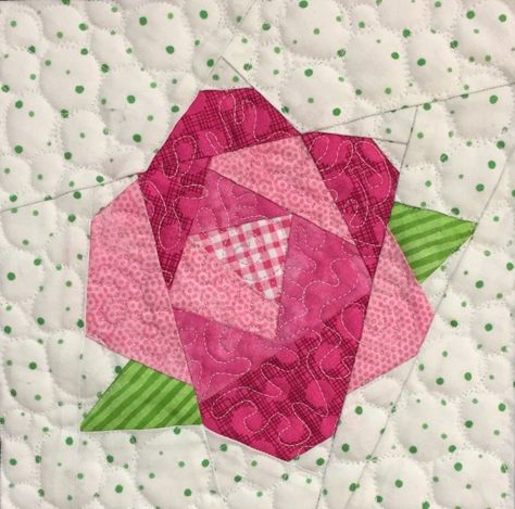 Paper Peicing Patterns, Rose Quilts, Table Topper Patterns, Куклы American Girl, Paper Pieced Quilt Patterns, Farm Quilt, Foundation Paper Piecing Patterns, English Paper Piecing Quilts, Rose Quilt