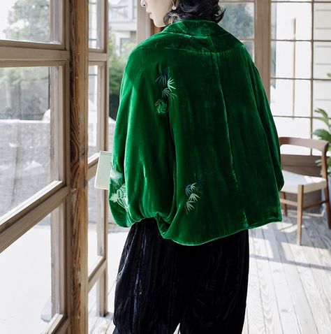 Green Velvet Jacket Outfit, Velvet Jacket Outfit, Coat Ideas, Embroidery Green, Green Velvet Jacket, Raspberry Ripple, Green Outfits, Jacket Cape, Velvet Clothes