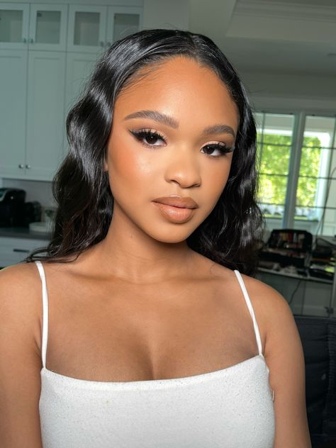 Bronze, glowy glam Soft Glam Vs Full Glam Makeup, Bronzy Glowy Makeup, Glowy Glam, Gala Makeup, Grad Makeup, Celebrity Make Up, Simple Wedding Makeup, Natural Glam Makeup, Hd Lace Wig