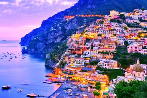 Positano Beach, Amalfi Coast Itinerary, Italy Holidays, Hidden Beach, Summer Destinations, Tourist Spots, Banff National Park, Sorrento, Positano