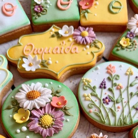 Sweet Art by Katerina on Instagram: "The Blooming Flowers 🌼 Baptism cookies decorated with fondant and royal icing. . . . #cookies #cookiedecorating #cookieart #royalicing #instacookies #baptism #edibleart" Fondant Decorated Cookies, Baptism Cookies Decorated, Flower Royal Icing Cookies, Baptism Cookies, Royal Icing Flowers, Spring Designs, Royal Iced Cookies, Icing Flowers, Sugar Cookie Designs