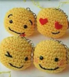 PATRONES AMIGURUMI GRATIS: PATRON GRATIS EMOJI AMIGURUMI 36168 Keychain Pattern, Crochet Keychain Pattern, Crochet Keychain, Crochet Amigurumi, Crochet Earrings, Amigurumi, Internet, Crochet, Pattern