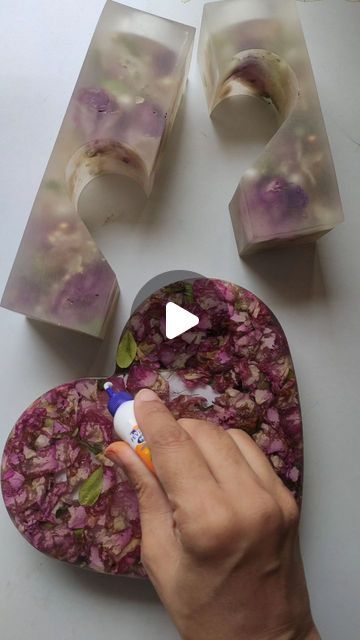 Resin art tips and tricks
Tutorial
Art process
Epoxy flower preservation #art #craft #ideas Epoxy Flower Preservation, Resin Crafts Tutorial Videos, Resin Art Tutorial, Resin Artist, Resin Crafts Tutorial, Flower Preservation, Art Process, Process Art, Art Tutorial