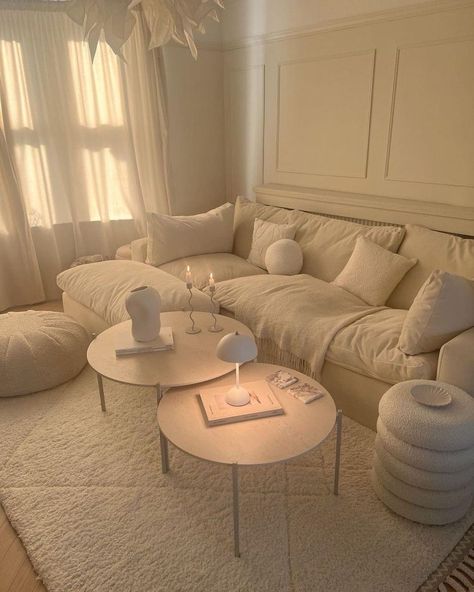 Living Room Decor Apartment Neutral, Beige Apartment Aesthetic, Nice Living Room, Guess Room, House Renovation Design, Comfortable Apartment, Home Decor Beige, Beige Room, White Apartment