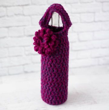 Make a crochet wine cozy out of scrap yarn! Fun and fast scrap yarn crochet wine cozy. #Scrapwinecozy #scrapyarnwincozy #crochetwinecozy #crochetscrapproject #crochet365knittoo Wine Cozy, Crochet Wine, Crochet Conversion Chart, Scrap Yarn Crochet, Yarn Project, Bottle Cozies, Cozy Pattern, 4mm Crochet Hook, Scrap Yarn