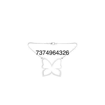 Roblox Necklace Code, Yk2 Outfits, Bloxburg Outfits, Outfit Roblox, Dior Shirt, Decal Codes, Twitter Header Photos, Roblox 3, Green Accessories