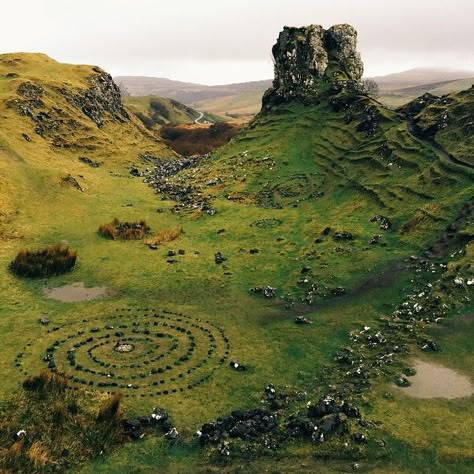 Scotland Skye, Fairy Glen, Scotland Vacation, Isle Of Skye Scotland, Skye Scotland, Isle Of Skye, Scotland Travel, 판타지 아트, The Grass