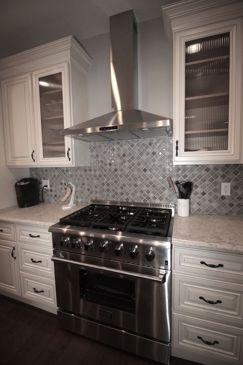 Stove Hoods Ideas, Stove Ideas Kitchen, Kitchen Stove Hoods Ideas, Kitchen Stove Ideas, Kitchen Stove Backsplash, Kitchen Stove Hoods, Stainless Steel Hood Vent, Traditional Kitchen Decor, Kitchen Hood Ideas