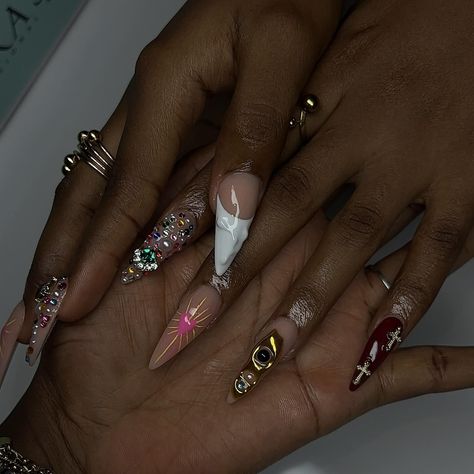 😻📸 #nails #nailsnailsnails #nailsofinstagram #explore Short Bedazzled Nails, Bedazzled Nails, Beauty Blog, Art Designs, Nail Inspo, Summer Nails, Nail Art Designs, Nail Art, Nails