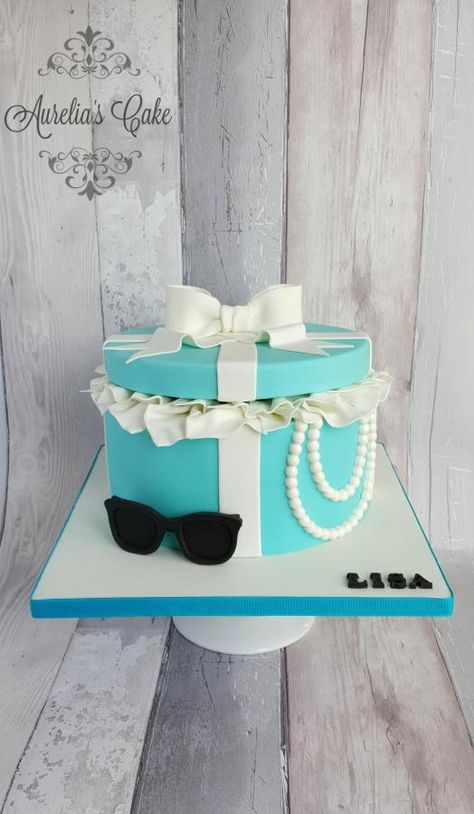 Tiffany gift box cake by Aurelia's Cake Tiffany Blue Cakes, Breakfast At Tiffanys Party Ideas, Tiffany Birthday Party, Cake Furniture, Tiffany Gifts, Tiffany Cakes, Tiffany Birthday, Sparkle Cake, Tiffany Bridal Shower