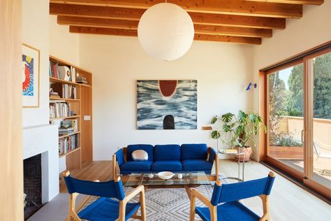 Tour a 1930s Silver Lake Home That’s Now an Ode to Iconic Sea Ranch Modernism - Sunset Magazine Vintage Living Room Furniture, Mid Century Modern Interior Design, Modernist House, Sea Ranch, Mid Century Modern Interiors, Renovation Design, Ranch Style Homes, Ranch Style Home, Vintage Living Room