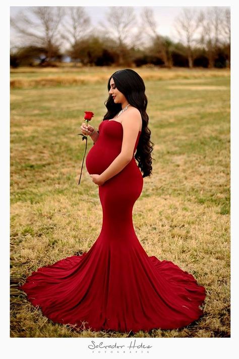 Maroon Maternity Dress Photography, Red Maternity Dress Photography, Maternity Christmas Pictures, Pregnancy Hairstyles, Red Maternity Dress, Maternity Gown Photography, Baby Shower Pictures, Maternity Photography Poses Couple, Maternity Photoshoot Outfits