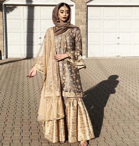 Image may contain: 1 person, standing Eid Hijab, Asian Attire, Desi Clothing, Cultural Clothing, Shadi Dresses, Desi Outfits, Bridal Dresses Pakistan, Pakistani Fashion Casual, Pakistani Wedding Outfits