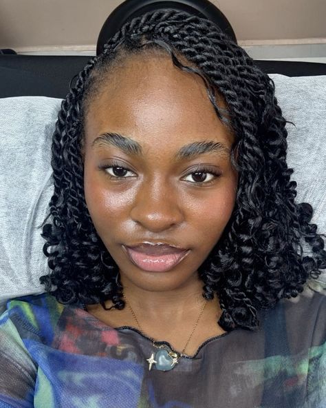 #twists #shorthairstyles Short Senegalese Twist, Black Women Hair, Senegalese Twist, Two Braids, Black Hairstyles, Natural Hairstyles, Protective Hairstyles, Black Women Hairstyles, Black Beauty