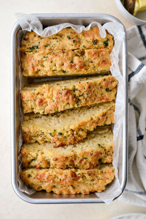 Irish Beer and Cheddar Bread - Simply Scratch Cheddar Bread, Thanksgiving Bread, Irish Bread, Irish Cheddar, Irish Beer, Tea Bread, Yummy Dishes, Bread Cheese, Dough Recipes