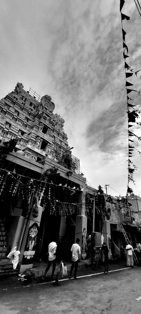 Glorifing peak and Stunning Gate no. 1 of Rameshwaram Temple 🙏 Rameshwaram Temple, Ramanathaswamy Temple, Bangalore City, Birthday Captions Instagram, Birthday Captions, Bangalore, Aesthetic Wallpaper, No 1, Aesthetic Wallpapers