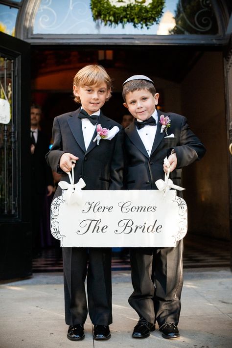 Cute Ring Bearer Sign    Photography: Callaway Gable   Read More:  http://www.insideweddings.com/weddings/wedding-planner-alexandra-rembacs-garden-inspired-celebration/409/ Wedding Stencils, Ring Bearer Signs, Flower Girl Signs, Bride Sign, Wedding Signs Diy, Cottage Signs, Signs Wedding, Still Single, Girl Sign