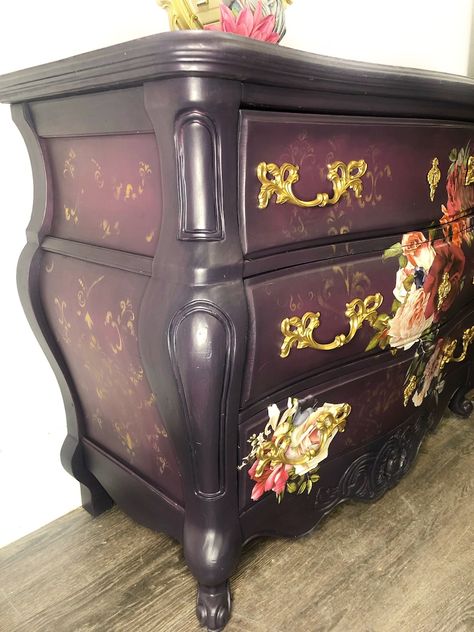 Painting Old Furniture Ideas, Bombay Dresser, Painting Old Furniture, 3 Drawer Storage, Painting Old, Chalk Paint Ideas, Decoupage Furniture, Cedar Chest, Entryway Mudroom