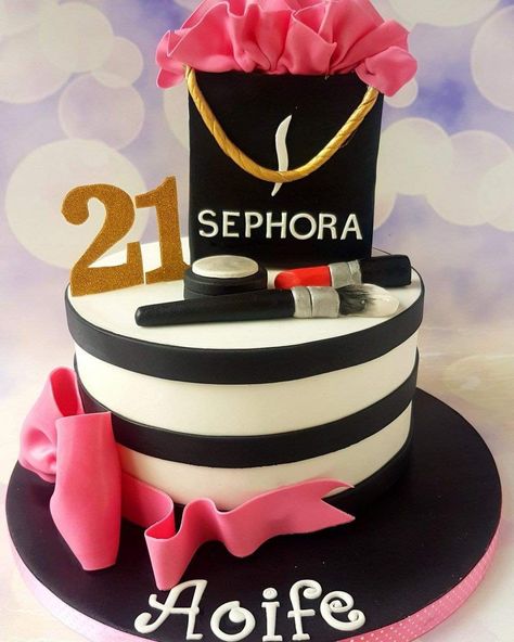 Sunshine Birthday Cakes, Makeup Birthday Cakes, Hollywood Birthday Parties, Red Birthday Party, 10 Birthday Cake, 13 Birthday Cake, Realistic Cakes, Birthday Cakes For Teens, Make Up Cake