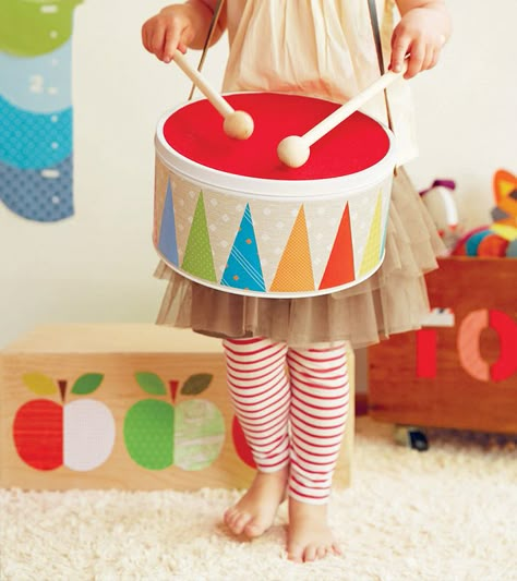 Toy drum made by covering a tin box & adding a strap Homemade Drum, Drum Lessons For Kids, Drum Craft, Diy Drums, Toy Drum, Drums For Kids, Homemade Instruments, Diy Instruments, Kids Deco