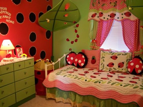 lady bug theme Ladybug Bedroom, Ladybug Room, Ladybug Theme, Pretty Room, Dream Room Inspiration, Big Girl Rooms, Dream Rooms, Dream House Decor, Cool Rooms