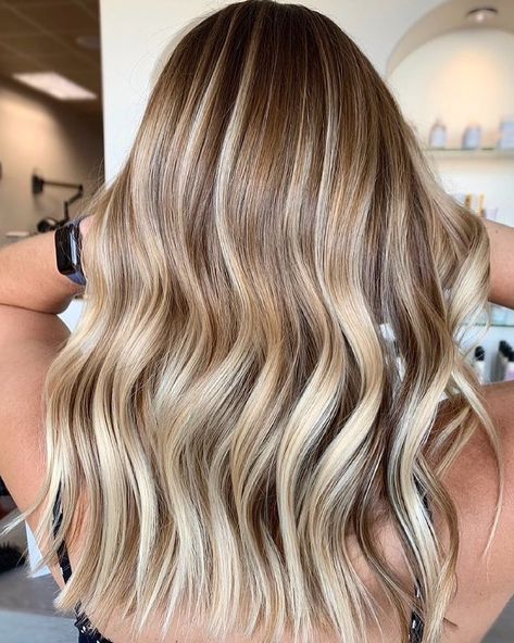 40 Effortlessly Hot Dirty Blonde Hair Ideas for 2022 - Hair Adviser Highlights On Dirty Blonde Hair, Dirty Blonde Hair With Highlights, Dirty Blonde Hair Ideas, Dishwater Blonde, Natural Dark Blonde, Dark Blonde Hair Color, Hair Pics, Blonde Hair Ideas, Caramel Blonde